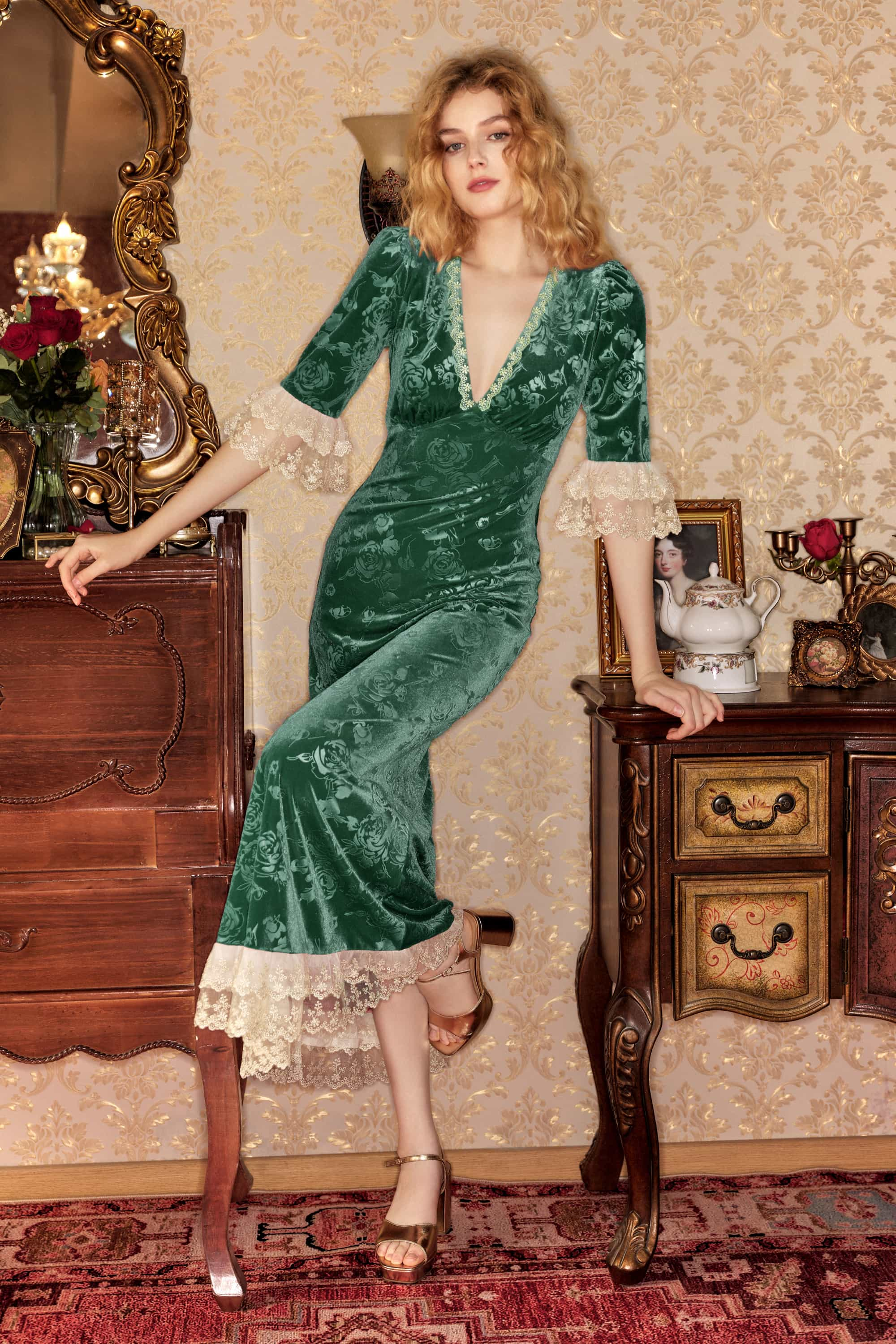 Gwyneth Lace Velvet Maxi Dress in Green