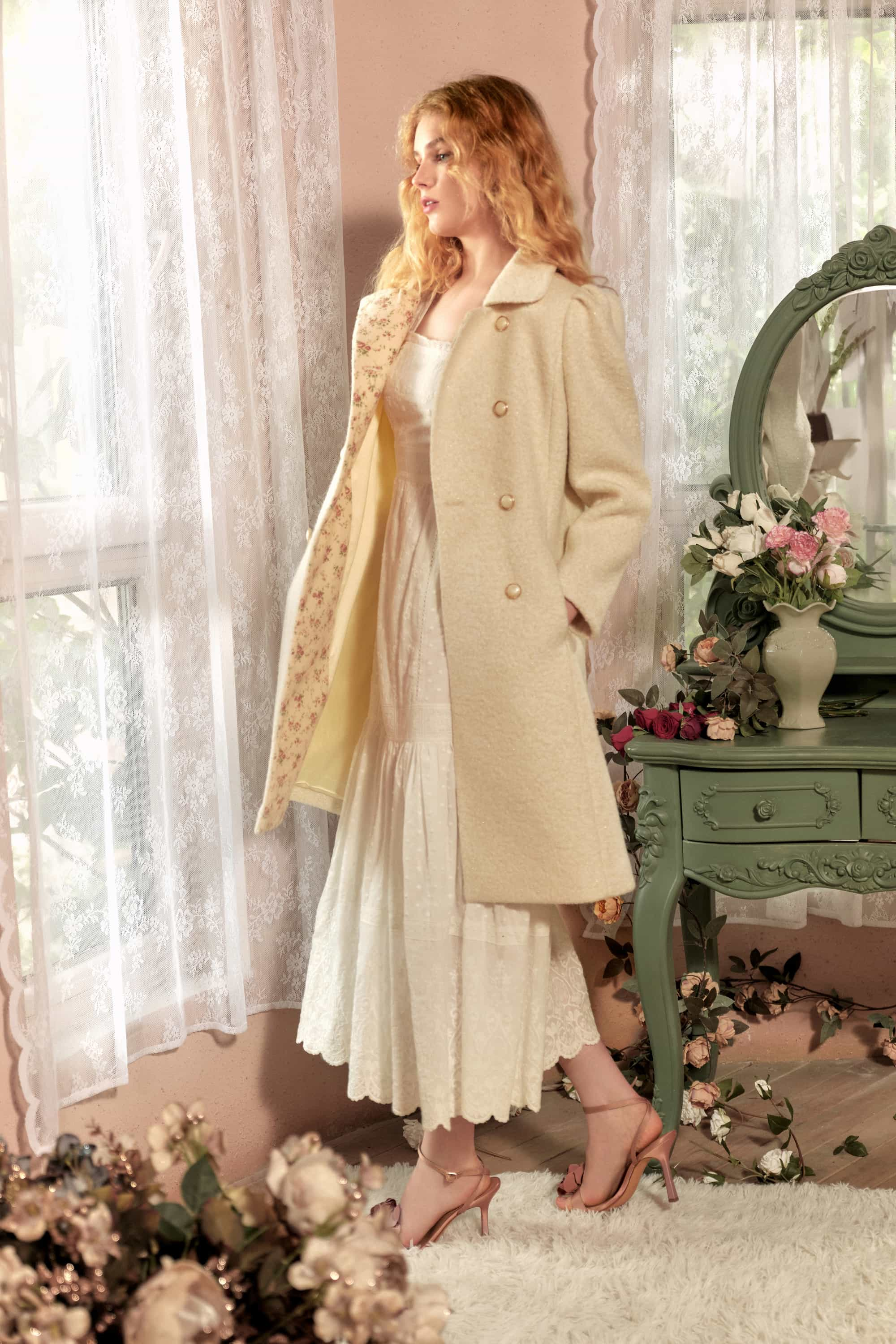 Fayette Small Lapel Wool Coat in Cream