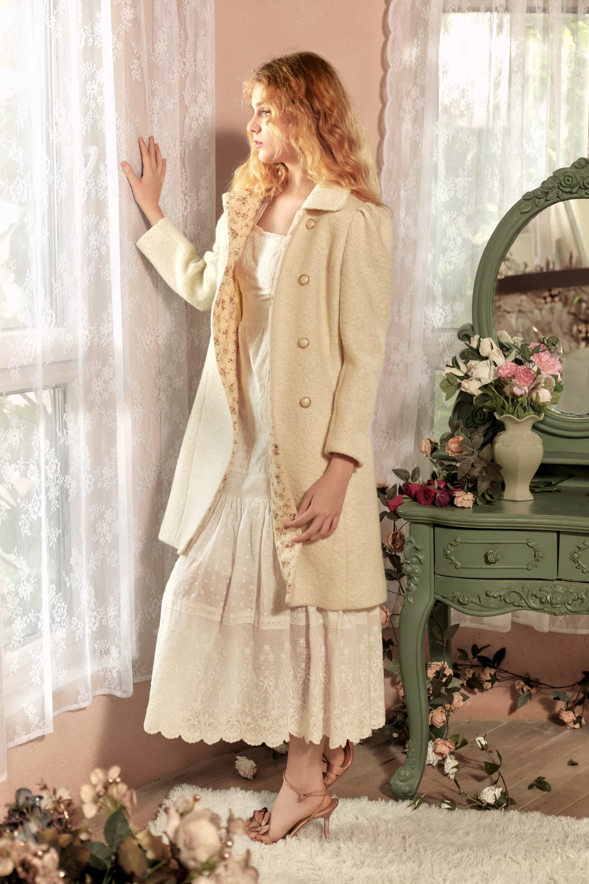 Fayette Small Lapel Wool Coat in Cream