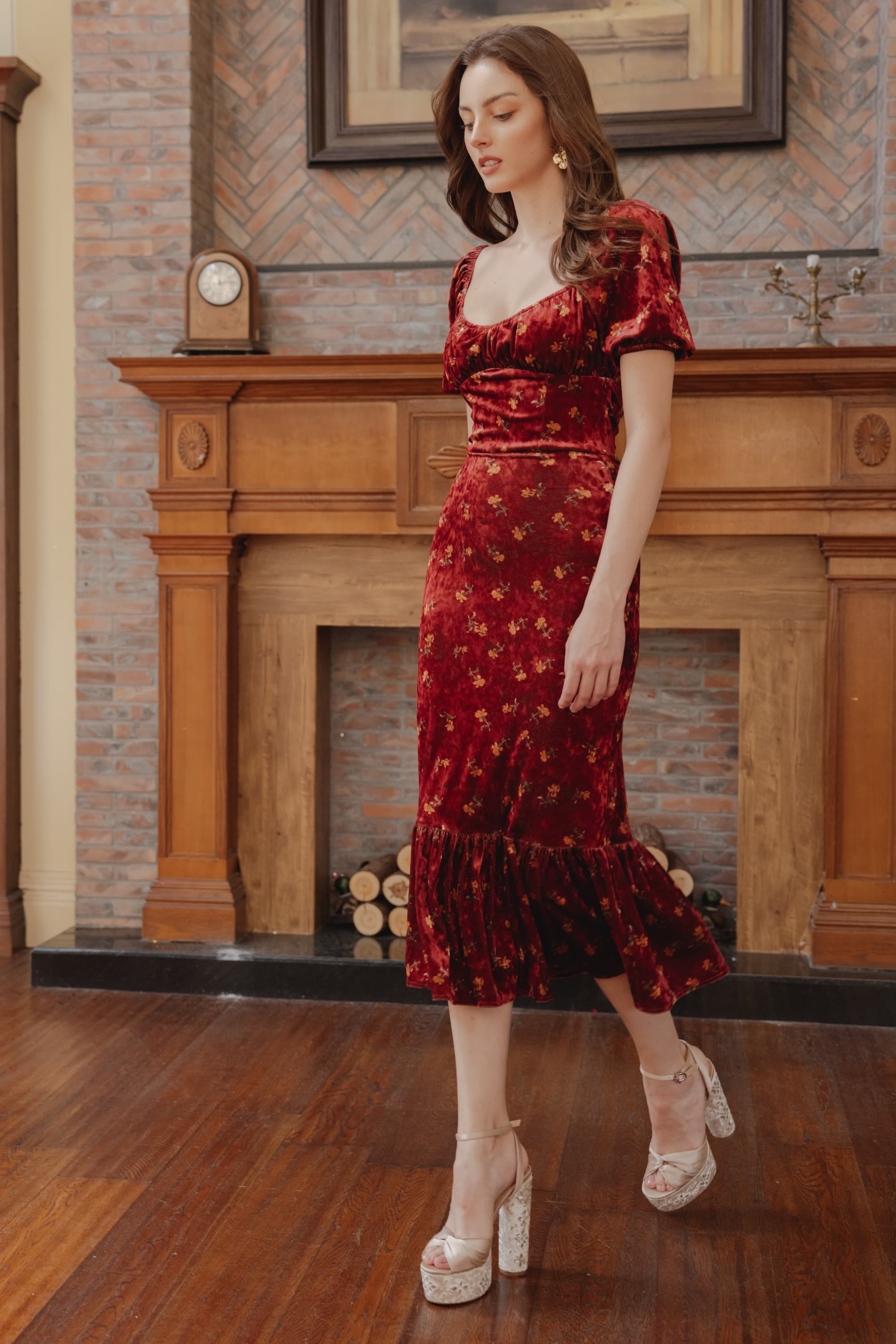 Brielle Squared Neckline Velvet Midi Dress in Red