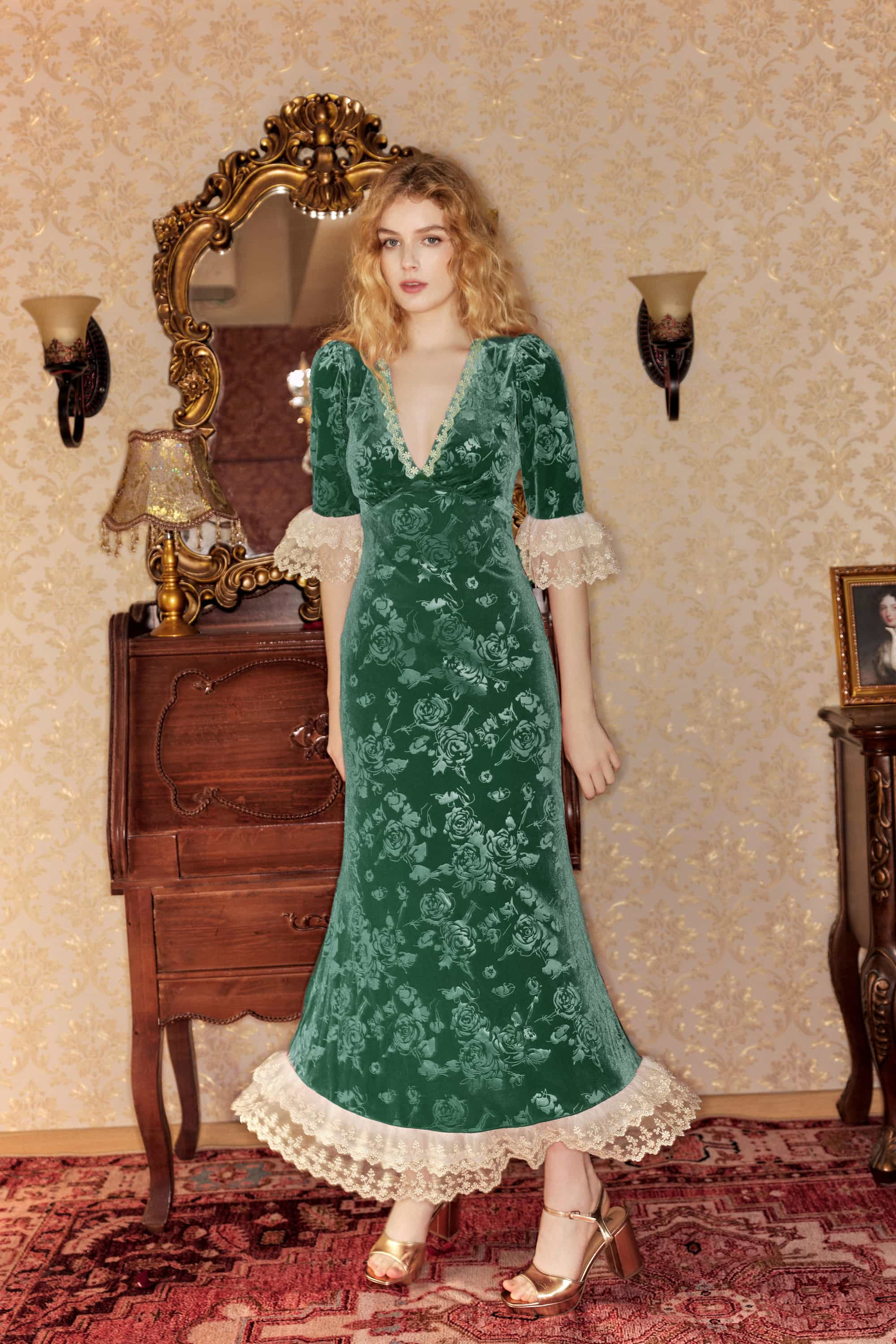 Gwyneth Lace Velvet Maxi Dress in Green